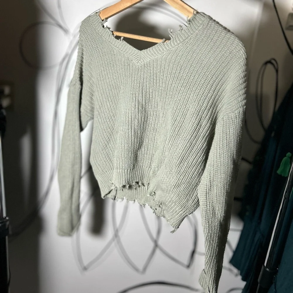 Jessica Simpson Cropped Light Green Sweater Ragged Edges Women’s Small - Picture 6 of 6